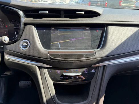 Used 2017 Cadillac XT5 Luxury FWD image 21