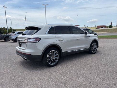 Used 2023 Lincoln Nautilus Reserve AWD/4WD image 5