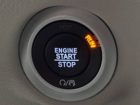 Used 2023 Chrysler Pacifica Touring-L FWD image 31