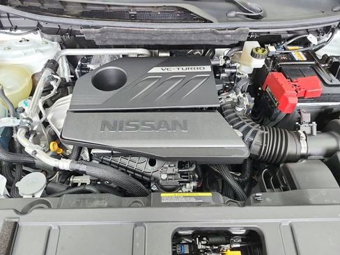 Used 2025 Nissan Rogue SL AWD/4WD image 17