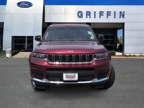 Used 2023 Jeep Grand Cherokee L Laredo RWD image 12