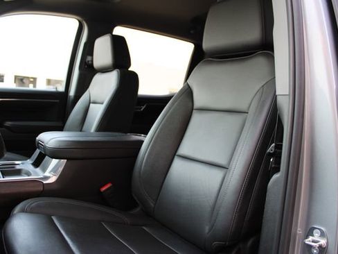 Used 2024 GMC Sierra 1500 SLT w/ SLT Premium Plus Package AWD/4WD image 17