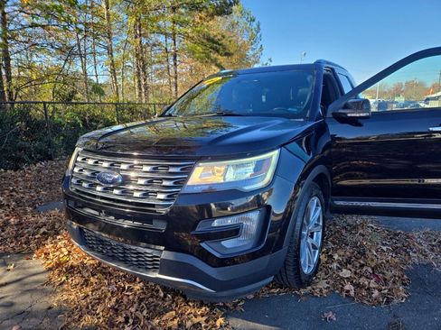 Used 2017 Ford Explorer Limited image 36