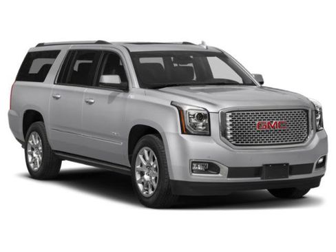 Used 2015 GMC Yukon XL Denali w/ Premium Package AWD/4WD image 9