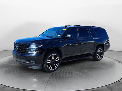 Used 2018 Chevrolet Suburban LT image 3
