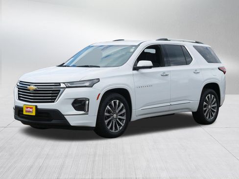 Used 2023 Chevrolet Traverse Premier AWD/4WD image 3