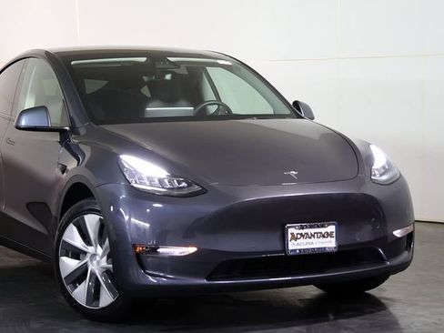 Used 2021 Tesla Model Y Long Range AWD/4WD image 6