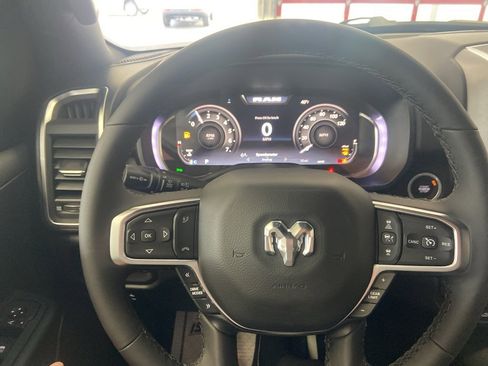 New 2026 RAM 1500 4x4 Crew Cab image 38