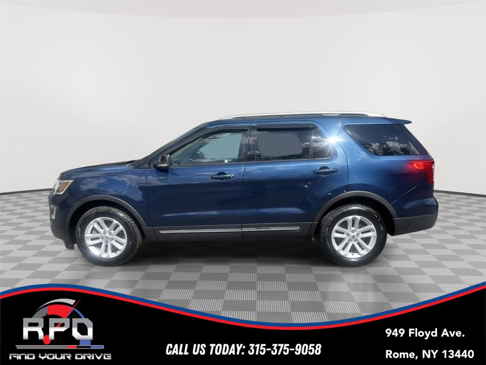 Used 2017 Ford Explorer XLT FWD image 2