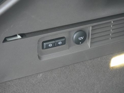 Used 2023 Lincoln Nautilus AWD w/ Premium Package image 8