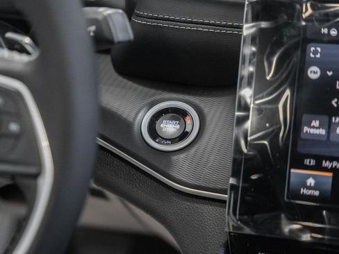 New 2025 Jeep Grand Cherokee L Altitude image 23