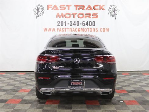 Used 2023 Mercedes-Benz GLC 300 4MATIC Coupe image 5
