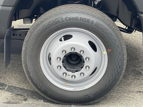 New 2025 Ford F450 XL RWD image 10