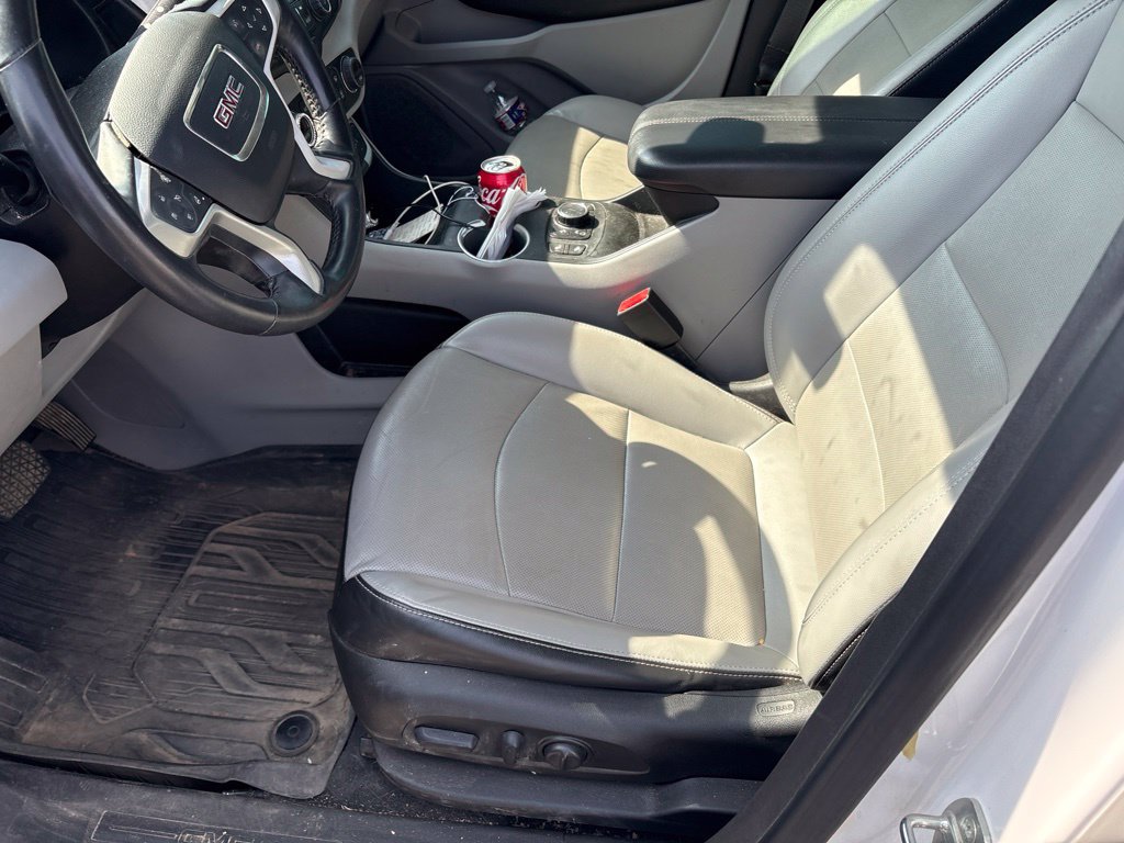 Used 2022 GMC Terrain SLT FWD image 3