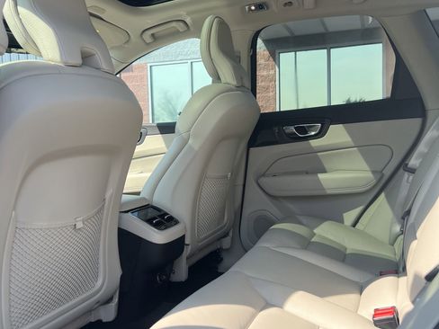 Used 2019 Volvo XC60 T6 Inscription image 24