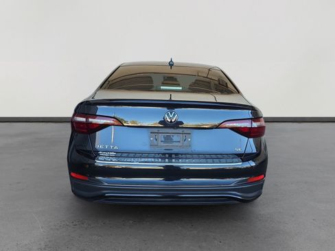 Certified 2023 Volkswagen Jetta SE image 4