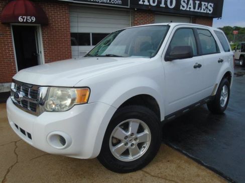 Used 2012 Ford Escape XLS AWD/4WD image 4