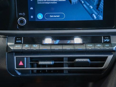 Used 2025 Toyota Camry LE FWD image 21