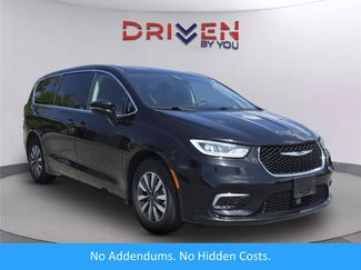 Used 2024 Chrysler Pacifica Limited FWD video 1