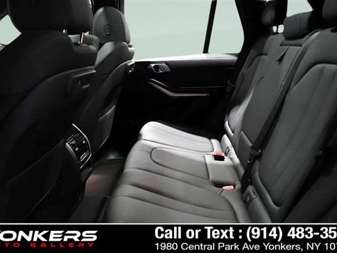 Used 2022 BMW X5 xDrive40i w/ Premium Package image 12