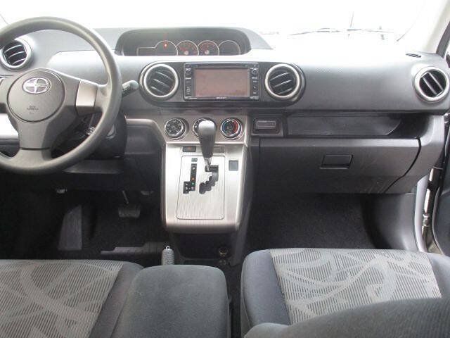 Used 2015 Scion xB FWD image 7