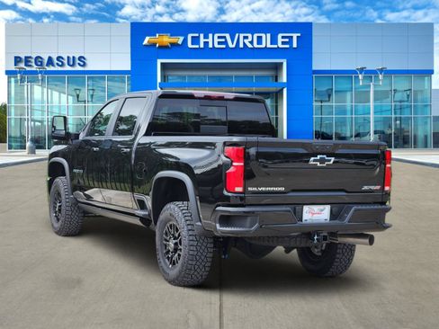 New 2026 Chevrolet Silverado 2500 ZR2 AWD/4WD image 5