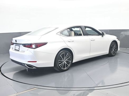 Used 2025 Lexus ES 350 w/ Premium Package FWD image 6
