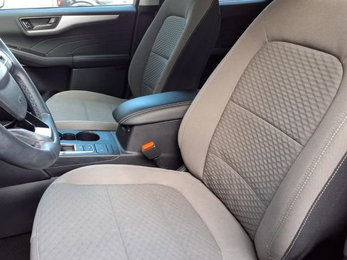 Used 2022 Ford Escape SE w/ Convenience Package image 3