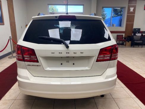 Used 2019 Dodge Journey SE image 6