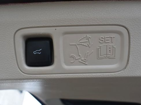 Used 2018 Lincoln Navigator L Reserve w/ Technology Package image 52