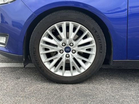 Used 2015 Ford Focus Titanium FWD image 9