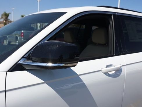 New 2025 Jeep Grand Cherokee Limited w/ Luxury Tech Group II image 12