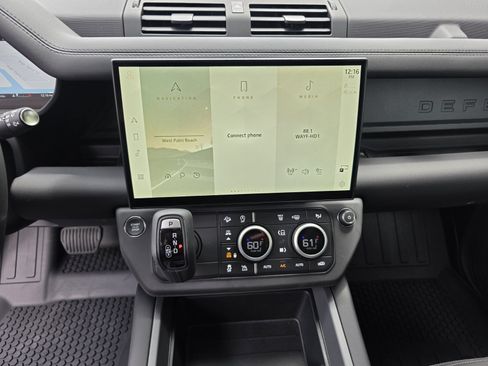 Used 2026 Land Rover Defender 110 S AWD/4WD image 17