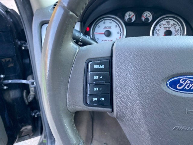 Used 2011 Ford Focus SES w/ 401A Rapid Spec Order Code FWD image 18