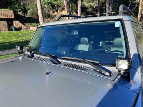 Used 2013 Toyota FJ Cruiser 4WD image 10