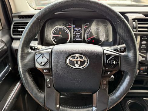 Used 2020 Toyota 4Runner Venture image 27
