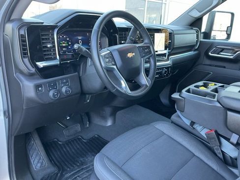 Used 2025 Chevrolet Silverado 2500 LT w/ Convenience Package image 19