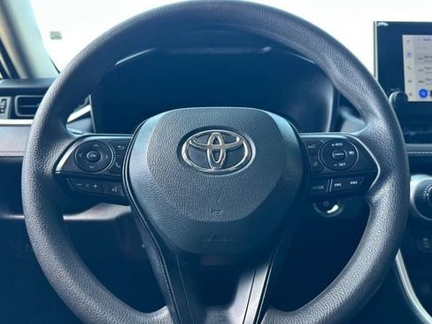 Used 2025 Toyota RAV4 XLE AWD/4WD image 28