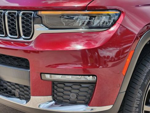 Used 2023 Jeep Grand Cherokee L Limited w/ Luxury Tech Group II RWD image 8