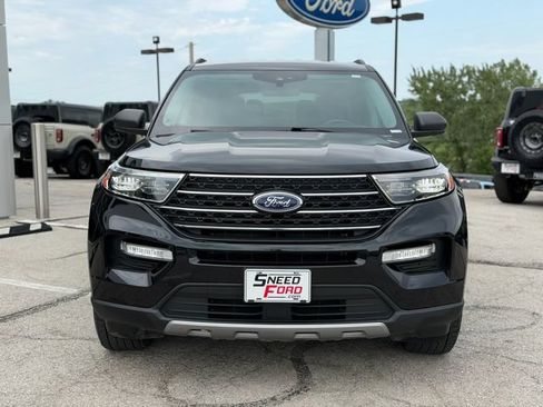 Used 2023 Ford Explorer XLT w/ Equipment Group 202A AWD/4WD image 2