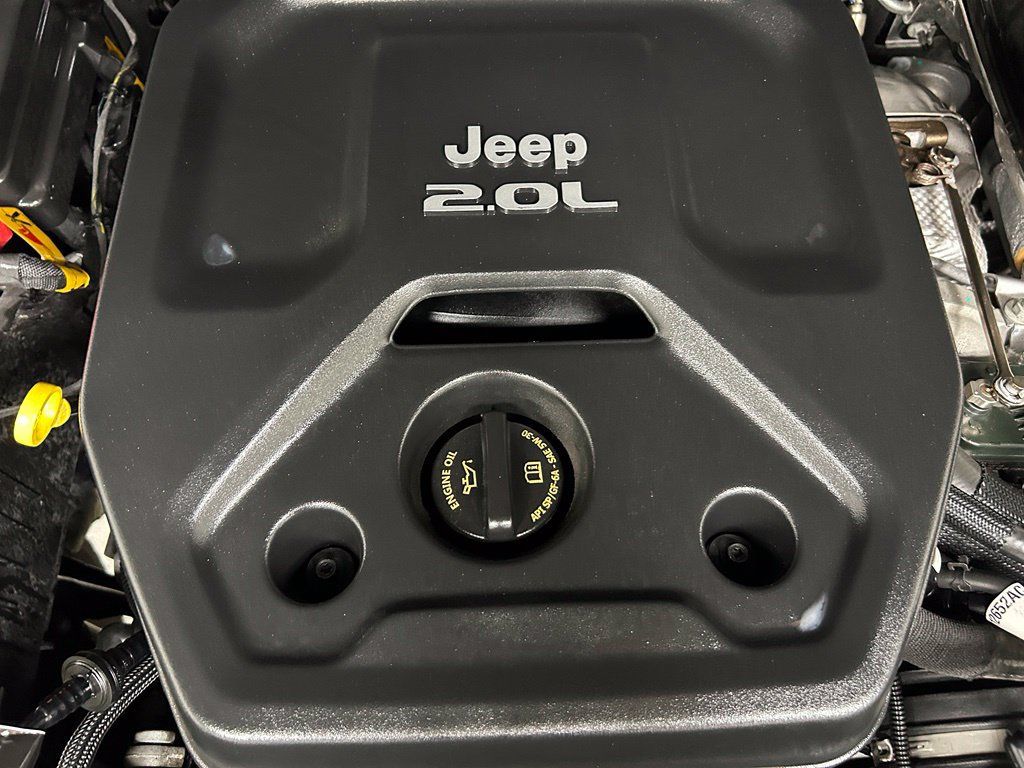 Used 2021 Jeep Wrangler Unlimited Sahara AWD/4WD image 9