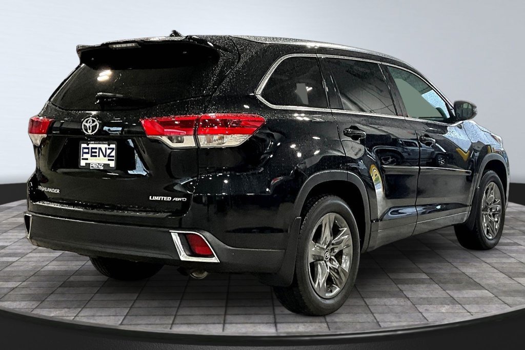 Used 2017 Toyota Highlander Limited Platinum AWD/4WD image 6
