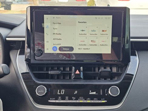 Used 2025 Toyota Corolla LE image 25