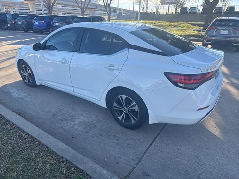 Used 2021 Nissan Sentra SV image 4