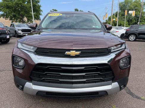 Used 2023 Chevrolet TrailBlazer LT FWD image 2