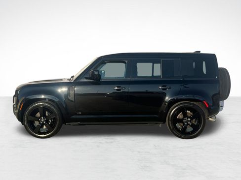 Used 2025 Land Rover Defender 110 V8 image 2