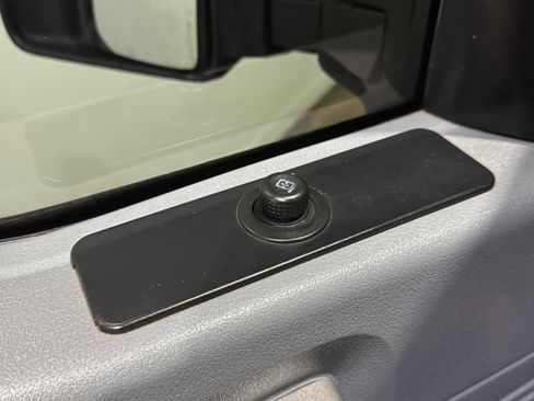 Used 2016 Ford F250 XLT w/ FX4 Off-Road Package image 28