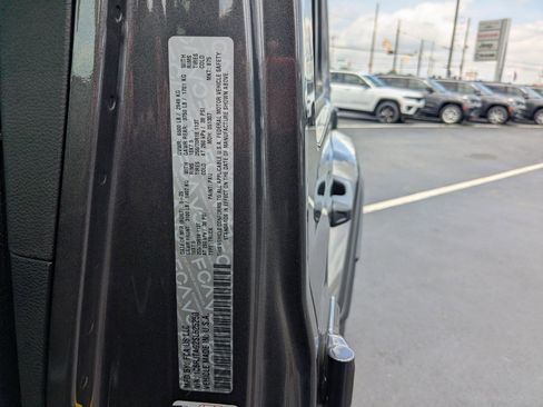 New 2025 Jeep Gladiator Sport w/ Premium Package image 35