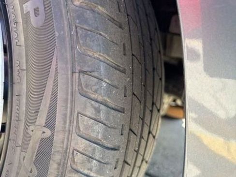 Used 2021 Toyota Corolla LE image 12