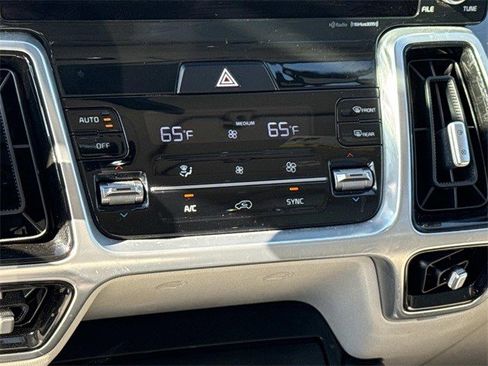 Used 2022 Kia Sorento SX image 22